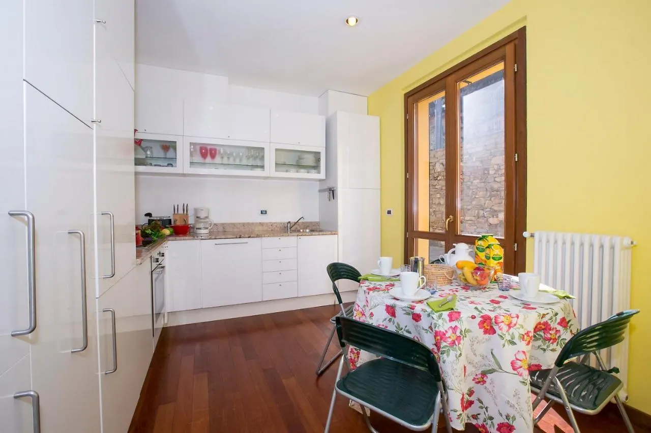 Residenza Regina Apartment Laglio