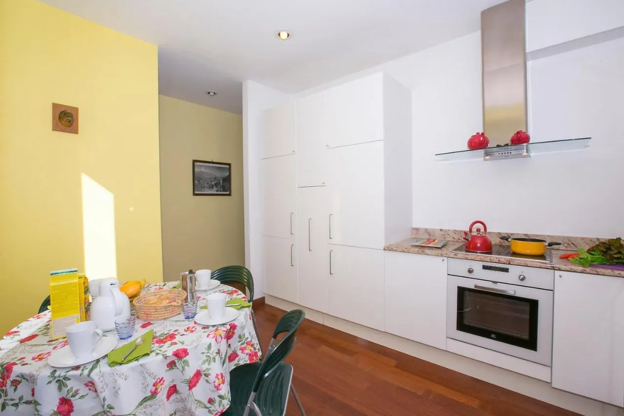Residenza Regina Apartment Laglio 0*,