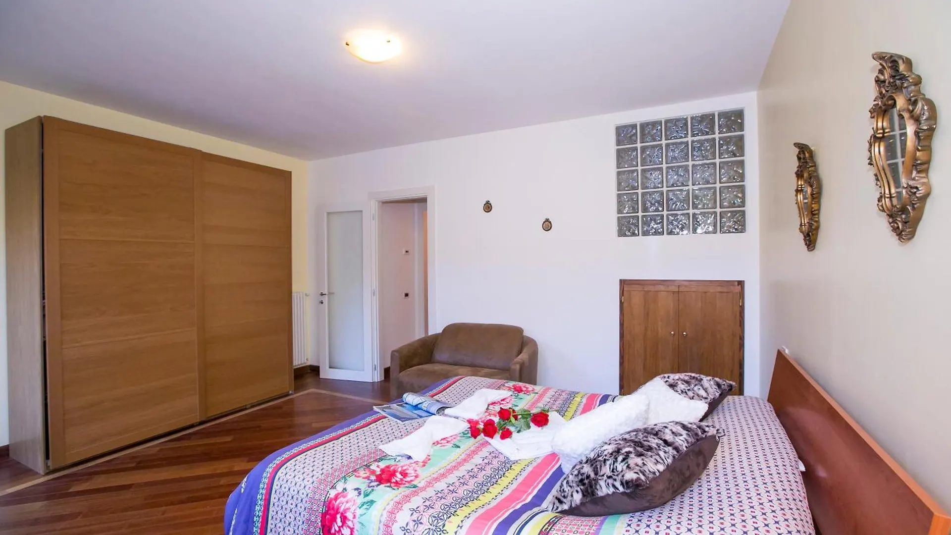 Residenza Regina Apartment Laglio